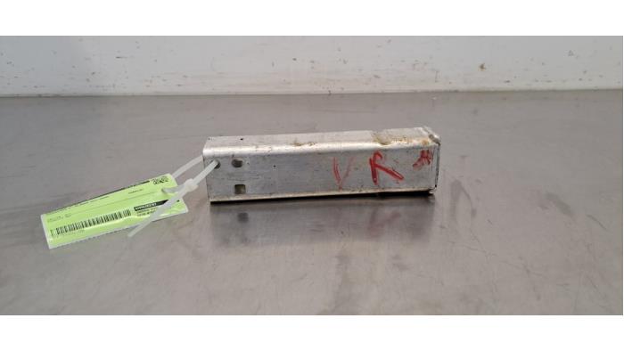 Frontdeel steun Mercedes C-Klasse