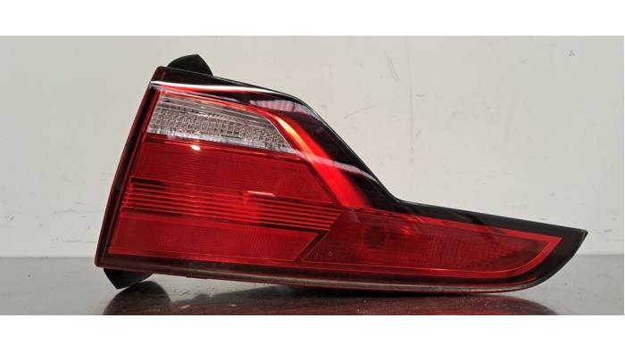 Luz trasera derecha Audi A4