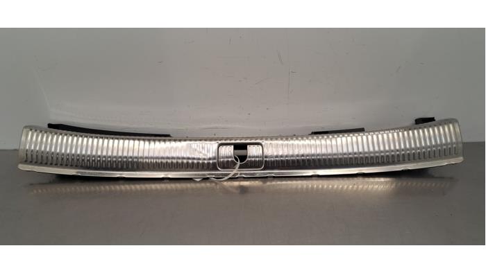 Galinis užrakto gaudyklės dangtelis Audi A4