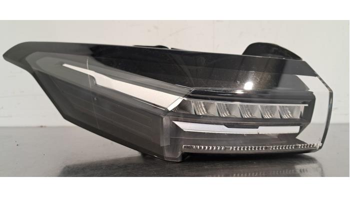 Kairysis galinis žibintas Peugeot 308