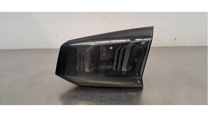 Luz trasera derecha Peugeot 5008
