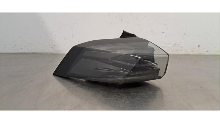 Kairysis galinis žibintas Peugeot 2008