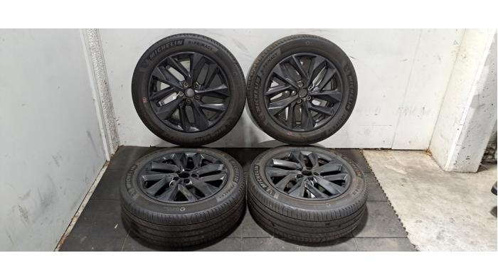 Velgen set + banden Citroen DS4