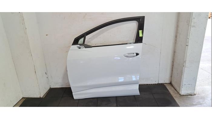 Portier 4Deurs links-voor Audi Q4