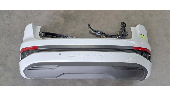 Parachoques trasero Audi Q4