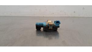 Gebruikte Regensensor Mercedes C Estate (S205) C-350 e 2.0 16V Prijs € 24,20 Inclusief btw aangeboden door Autohandel Didier