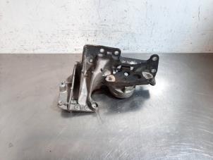 Gebruikte Motorrubber Renault Koleos I 2.0 dCi 16V Prijs € 48,40 Inclusief btw aangeboden door Autohandel Didier