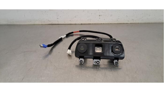 AUX/USB aansluiting Kia EV6
