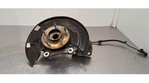 Gebruikte Fusee rechts-voor Opel Cascada 2.0 CDTI 16V Prijs € 42,35 Inclusief btw aangeboden door Autohandel Didier