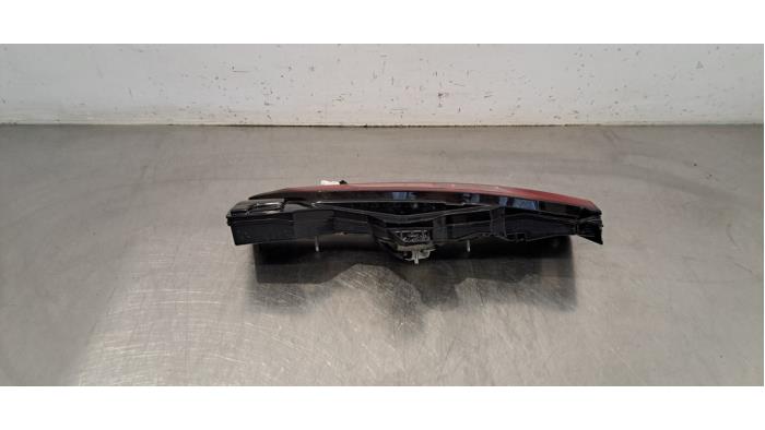 Feu arrière droit Mazda CX-60