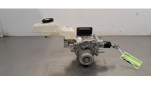 Gebruikte Rembekrachtiger Toyota Corolla Cross 2.0 VVT-i 16V Hybrid 200 Prijs € 532,40 Inclusief btw aangeboden door Autohandel Didier