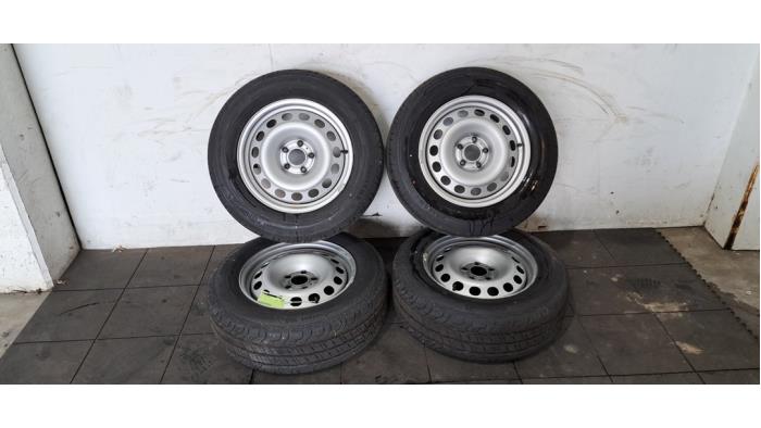 Kit jantes + pneumatiques Peugeot Expert