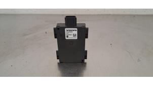 Gebruikte Dode hoek sensor Volvo XC60 II (UZ) 2.0 T5 16V AWD Prijs € 199,65 Inclusief btw aangeboden door Autohandel Didier