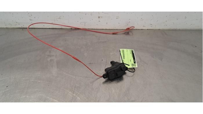 Motor de bloqueo de la tapa del depósito de combustible Audi Q5