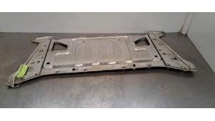 Gebruikte Beschermplaat bodem Porsche Taycan Sport Turismo (Y1C) 79 kWh Prijs € 133,10 Inclusief btw aangeboden door Autohandel Didier