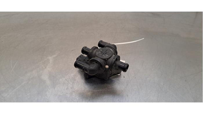 Robinet chauffage électrique Porsche Taycan