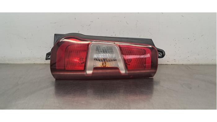 Lampa spate dreaptă Peugeot Partner
