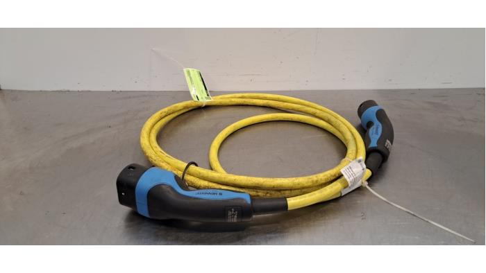 Oplaadkabel elektrische auto Mercedes EQC