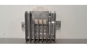 Gebruikte Radio versterker Mercedes EQC (N293) 400 4-Matic Prijs € 133,10 Inclusief btw aangeboden door Autohandel Didier