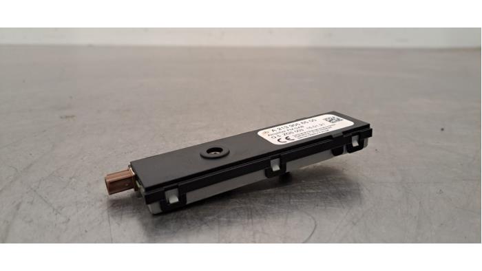 Antenne Versterker Mercedes EQC