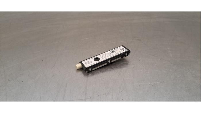 Antenne Versterker Mercedes EQC
