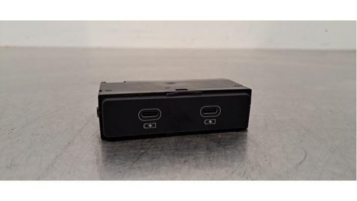 AUX/USB aansluiting Porsche Taycan