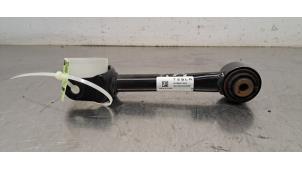 Gebruikte Draagarm rechts-achter Tesla Model Y (5YJY) Long Range,Performance Prijs € 54,45 Inclusief btw aangeboden door Autohandel Didier