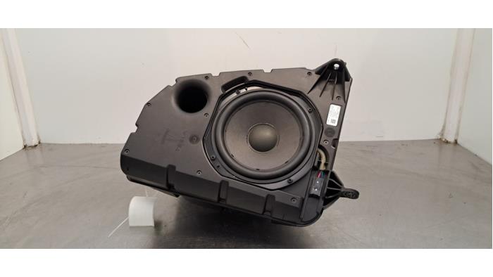 Subwoofer Tesla Model Y