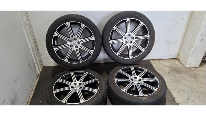 Zestaw obreczy i opon Volvo XC60