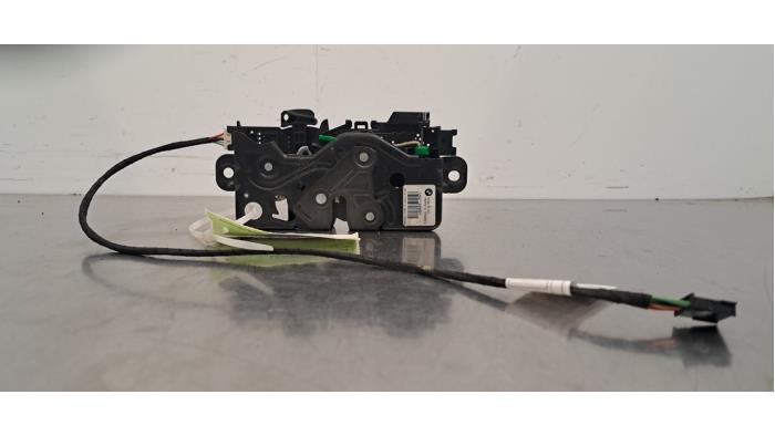 Rygiel tylnej klapy BMW X3