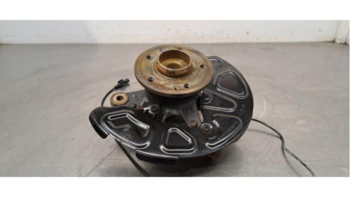 Fusee rechts-voor Mercedes Vito