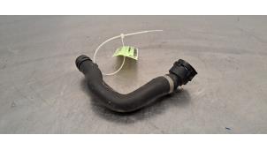 Gebruikte Koelwaterslang Mercedes EQC (N293) 400 4-Matic Prijs € 36,30 Inclusief btw aangeboden door Autohandel Didier