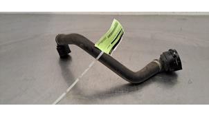 Gebruikte Koelwaterslang Mercedes EQC (N293) 400 4-Matic Prijs € 30,25 Inclusief btw aangeboden door Autohandel Didier