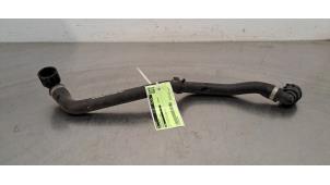 Gebruikte Koelwaterslang Mercedes EQC (N293) 400 4-Matic Prijs € 30,25 Inclusief btw aangeboden door Autohandel Didier