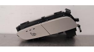 Gebruikte Schakelaar Stoelverwarming Mercedes EQC (N293) 400 4-Matic Prijs € 30,25 Inclusief btw aangeboden door Autohandel Didier