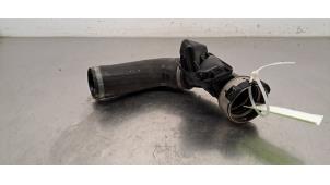 Gebruikte Intercooler Slang Volvo XC60 II (UZ) 2.0 T5 16V AWD Prijs € 42,35 Inclusief btw aangeboden door Autohandel Didier