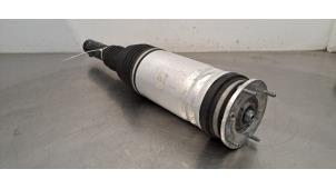 Gebruikte Schokdemper links-voor Landrover Range Rover Sport (LW) 3.0 SDV6 Prijs € 798,60 Inclusief btw aangeboden door Autohandel Didier