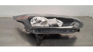 Gebruikte Rechter Koplamp Ford Tourneo Connect/Grand Tourneo Connect 1.5 TDCi Prijs € 266,20 Inclusief btw aangeboden door Autohandel Didier