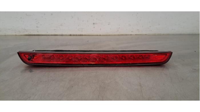 Extra Remlicht midden Peugeot 2008