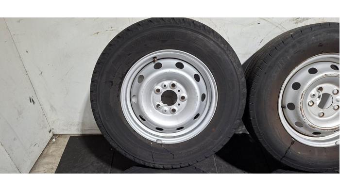 Felgen Set + Reifen Citroen Jumper