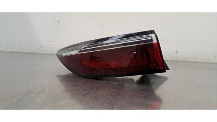 Luz trasera izquierda Renault Megane E-Tech