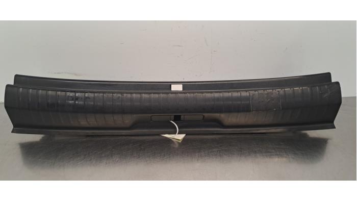 Bekleding Achterklep Peugeot 5008