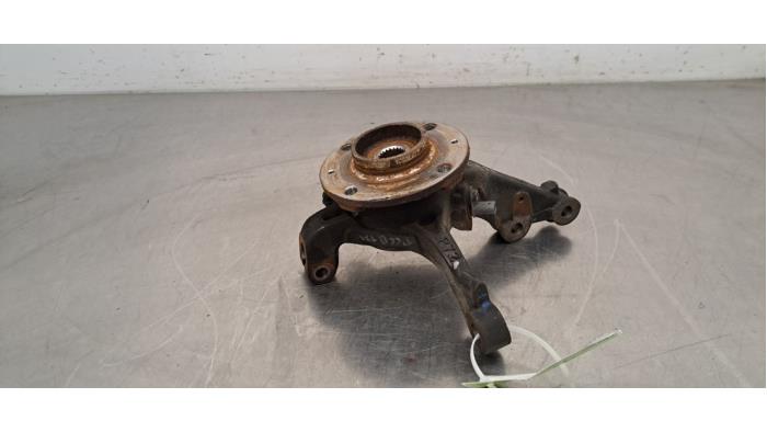 Achsschenkel links vorne Opel Corsa