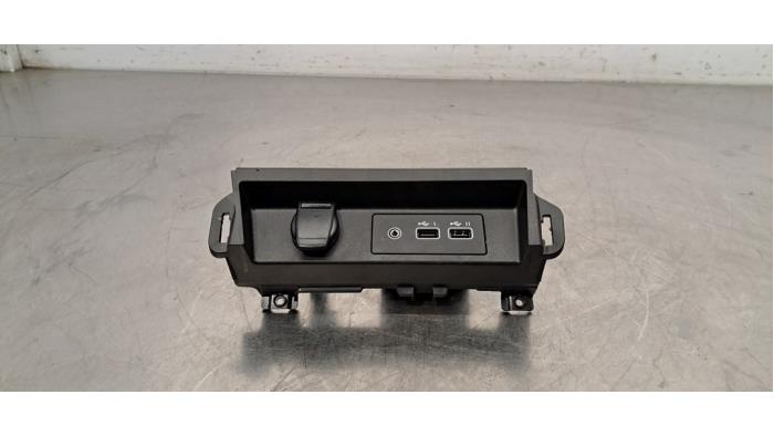 AUX/USB aansluiting Renault Arkana
