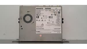 Gebruikte Radio module Renault Megane IV Estate (RFBK) 1.6 E-Tech 160 Prijs € 266,20 Inclusief btw aangeboden door Autohandel Didier