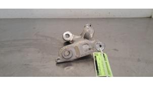 Gebruikte Motorrubber Renault Megane IV Estate (RFBK) 1.6 E-Tech 160 Prijs € 36,30 Inclusief btw aangeboden door Autohandel Didier