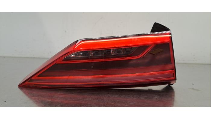 Lampă spate stânga Audi Q3