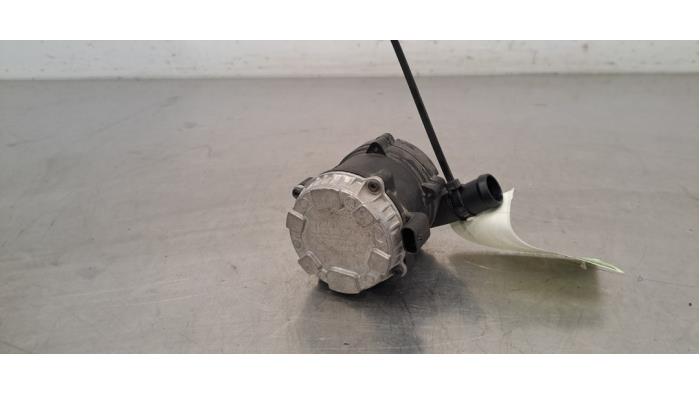 Extra waterpomp Audi Q3