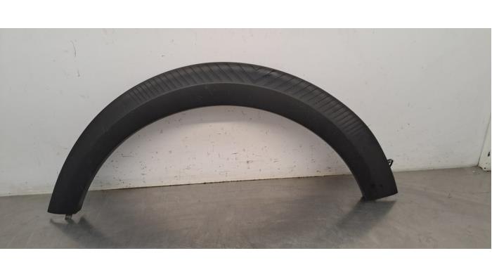 Wielrand achter Citroen C3