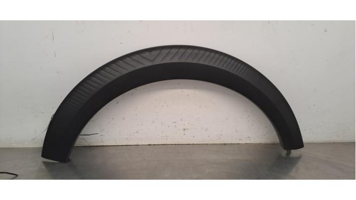 Wielrand achter Citroen C3